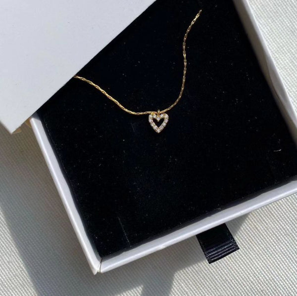 Tiny Diamond Heart Necklace | Pure 925 Silver