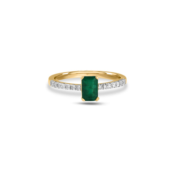 Luxurious Emerald Ring - 925 Silver